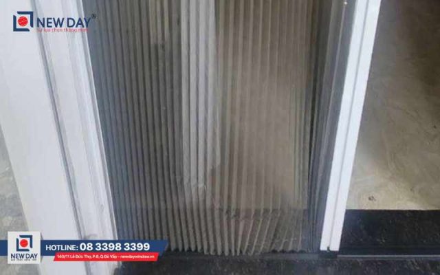 bao-duong-cua-luoi-cuon-inox-nhap-khau