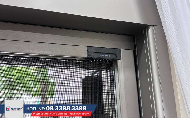 cua-luoi-cuon-inox-nhap-khau